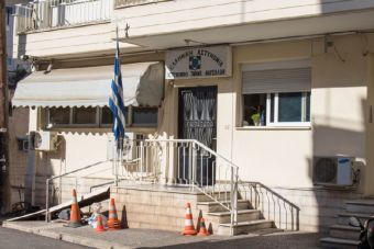 Φάρσαλα: Πυροβόλησε σταθμευμένο όχημα