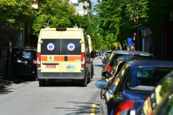 Λάρισα: Άνδρας έχασε τη ζωή του πέφτοντας από μπαλκόνι τρίτου ορόφου