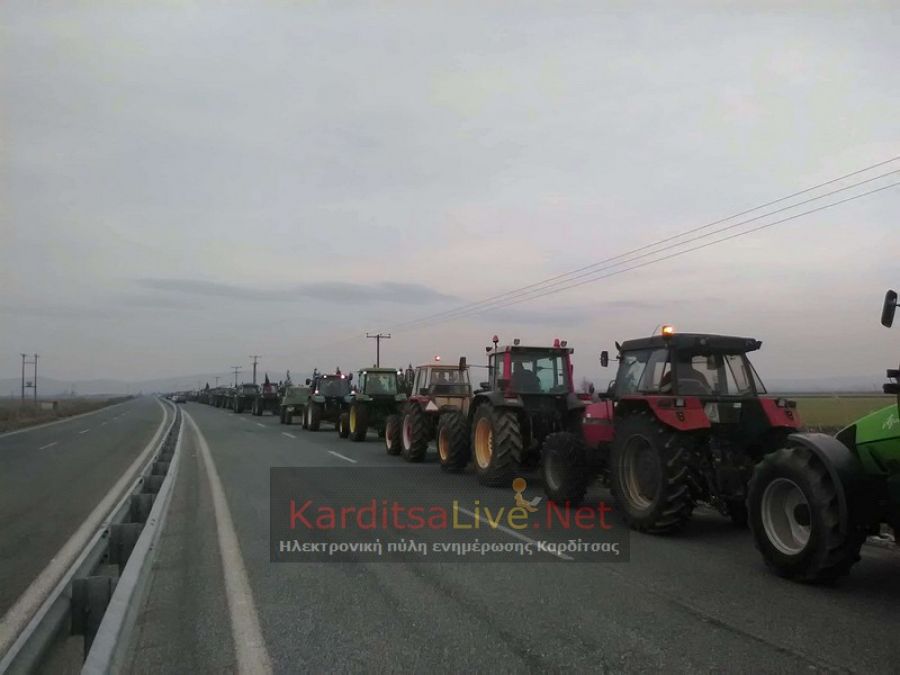 Σε αποκλεισμό του κόμβου Πλατυκάμπου προχωρούν το μεσημέρι της Τρίτης (12/2) οι αγρότες