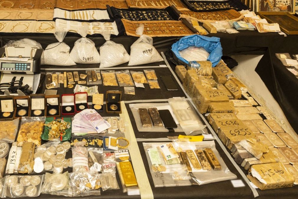 63 συλλήψεις για δύο εγκληματικές οργανώσεις που δραστηριοποιούνταν στο λαθρεμπόριο χρυσού