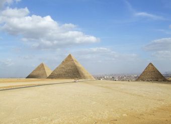 Αίγυπτος: Ανακαλύφθηκαν τέσσερις τάφοι των φαραώ και μια μούμια