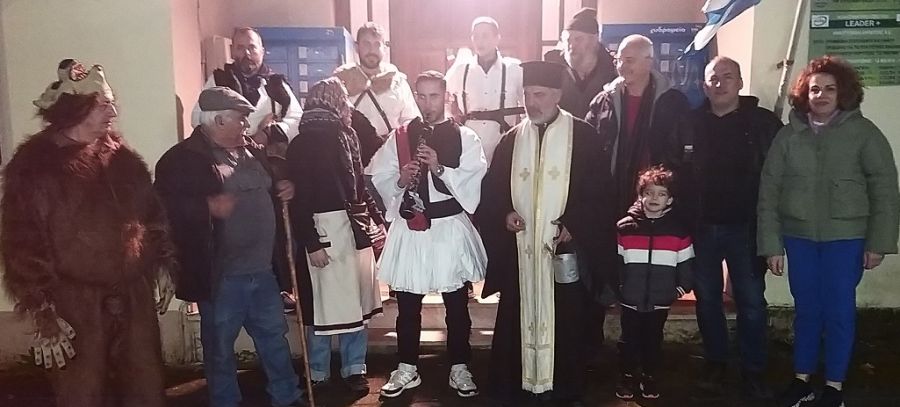 Τα Ρουγκατσάρια της Πορτίτσας τραγούδησαν για την καλή χρονιά!