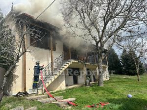 Φθιώτιδα: Κάηκε ολοσχερώς σπίτι στην Π. Γιαννιτσού (+Φωτο)