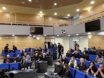 Ζητούν την παραίτηση Φλωρίδη οι συγγενείς των θυμάτων των Τεμπών – Την Τετάρτη καταθέτουν στον ανακριτή (Φωτο &amp; Βίντεο)