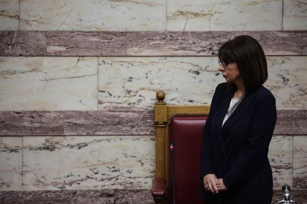 Πρόεδρος της Δημοκρατίας: Στο ταμείο για τον κορονοϊό το ήμισυ του μισθού της για τους επόμενους δύο μήνες