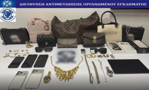 8 συλλήψεις για 58 κλοπές και απάτες στην Αττική - Πάνω από 440.000 η λεία των δραστών