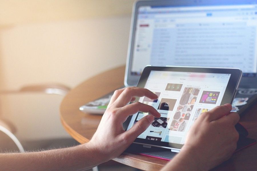Δημοσιεύτηκε η ΚΥΑ για τα Voucher των 200 ευρώ για laptop και tablet - Ποιοι είναι οι δικαιούχοι