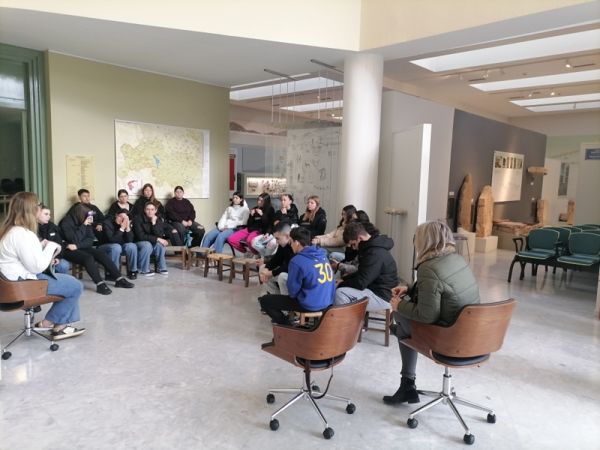 Εκπαιδευτική επίσκεψη του 1ου Πειραματικού Γυμνασίου Καρδίτσας στο Αρχαιολογικό Μουσείο Καρδίτσας