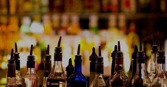 Εξαρθρώθηκε κύκλωμα παράνομης διάθεσης αλκοολούχων στη Θεσσαλία