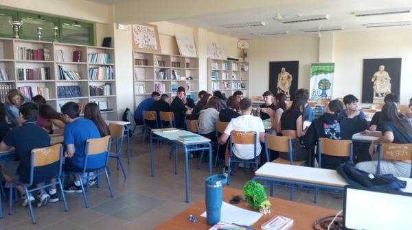 Μαθητές και μαθήτριες από την Ιταλία στο 1ο Πειραματικό Λύκειο Καρδίτσας στο πλαίσιο ευρωπαϊκού προγράμματος Erasmus