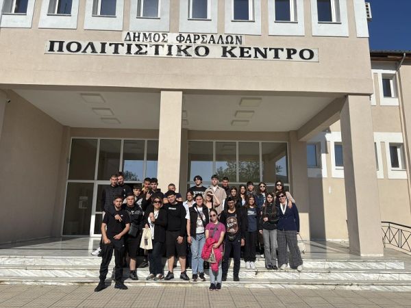 «Σάρωσε» τα βραβεία το 2ο Ημερήσιο ΕΠΑΛ Καρδίτσας στο 2ο Μαθητικό Συνέδριο Φαρσάλων