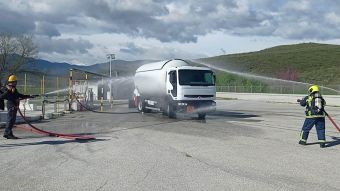 Φωτιά σε εταιρεία αποθήκευσης – εμφιάλωσης υγραερίου για το… «Υγρό Πυρ 2023» (+Φωτο +Βίντεο)