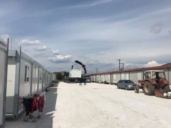 Θεσσαλία: 197 οικογένειες εγκαταστάθηκαν σε οικίσκους και τροχόσπιτα ένα μήνα μετά τον καταστροφικό σεισμό