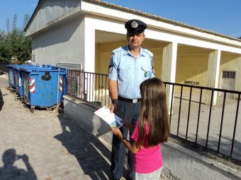 Ενημερωτικά φυλλάδια κυκλοφοριακού περιεχομένου θα διανείμουν οι αστυνομικοί στα σχολεία της Θεσσαλίας