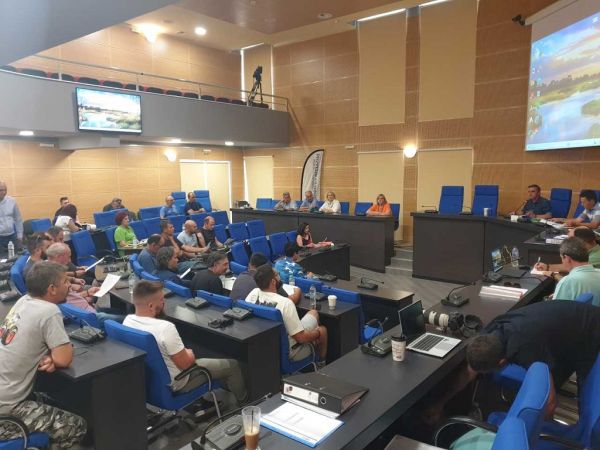 Σύσκεψη στην Περιφέρεια Θεσσαλίας για την οικονομική ενίσχυση κτηνοτρόφων που πλήττονται -λόγω ευλογιάς- με τη μετακίνηση ζωοτροφών