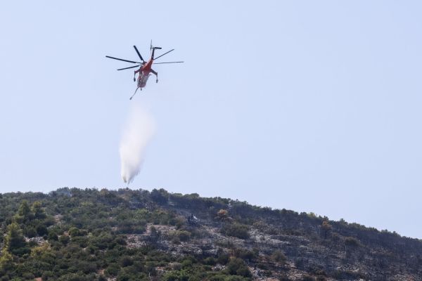 Λάρισα: Πυρκαγιά στη Σκοπιά Φαρσάλων - Ενεργούν εναέρια μέσα