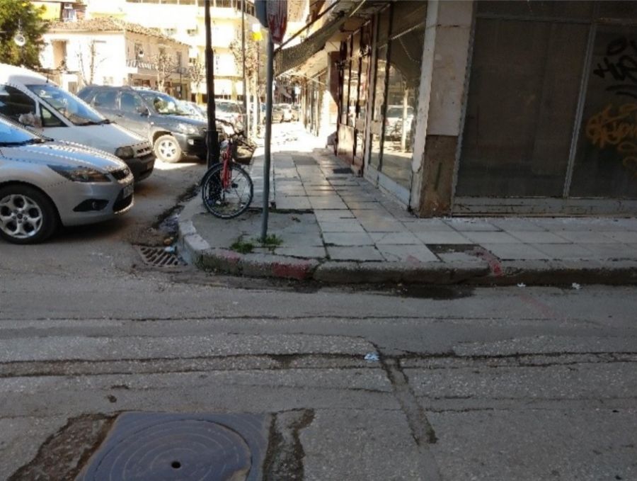 Προσωρινός (νέος) ανάδοχος για την αποκατάσταση ζημιών σε πεζοδρόμια και κοινόχρηστους χώρους της Καρδίτσας