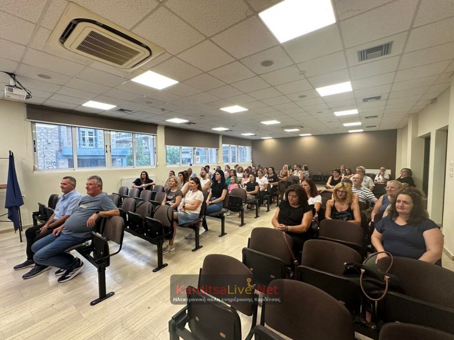 Στο Εργατικό Κέντρο Καρδίτσας στελέχη της ΠΟΕ-ΟΤΑ. Στο επίκεντρο η μονιμοποίηση των συμβασιούχων και οι διεκδικήσεις των εργαζομένων στους Δήμους (+Φωτο +Βίντεο)