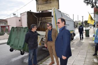 Έπιασε δουλειά το πλυντήριο κάδων απορριμμάτων του Δήμου Καρδίτσας - Ενισχύεται ο μηχανικός στόλος