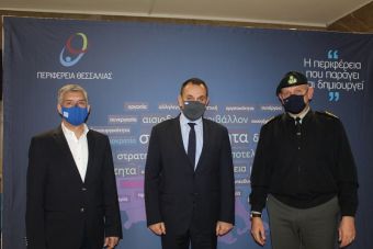 Συνάντηση Περιφερειάρχη Θεσσαλίας και Υπουργού Εθνικής Άμυνας σχετικά με τη διαχείριση των συνεπειών του σεισμού
