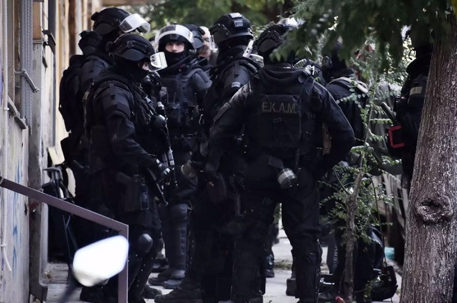 Εξαρθρώθηκε δίκτυο τρομοκρατών που ετοίμαζε επιθέσεις στην Ελλάδα