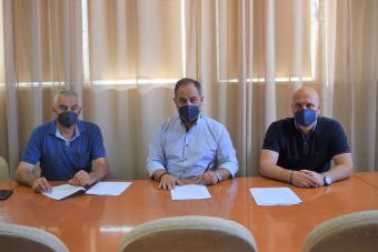 Υπεγράφη η σύμβαση για την κατασκευή του προπονητικού χώρου στη βόρεια κερκίδα του ΔΑΚ Καρδίτσας
