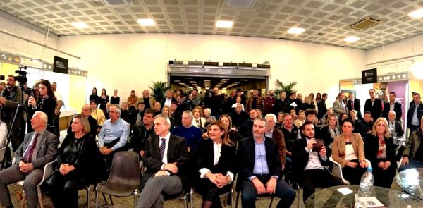 Εγκαινιάστηκε η έκθεση αποσταγμάτων στο Μετρό Συντάγματος