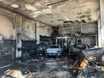 Τρεις τραυματίες από έκρηξη σε συνεργείο αεριοκίνησης οχημάτων στη Λάρισα