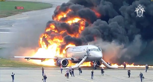 Νέο βίντεο - ντοκουμέντο από την αεροπορική τραγωδία στην Μόσχα που στοίχισε τη ζωή σε 41 ανθρώπους