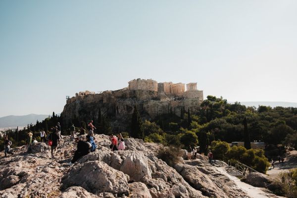 Η Αθήνα που αξίζει να τη διαβάζεις περπατώντας