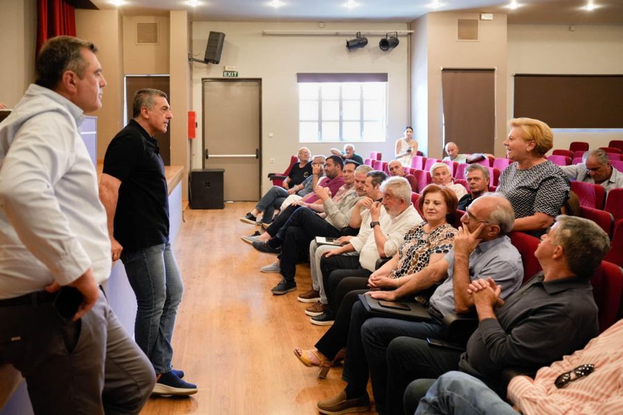 Συνάντηση του Δημ. Κουρέτα με Δημοτική Αρχή Σοφάδων, προέδρους Κοινοτήτων και δημότες