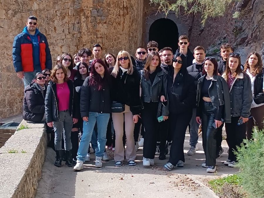 Στην Κρήτη η πενθήμερη εκδρομή της Γ' τάξης του ΓΕΛ Παλαμά &amp; των Λυκειακών Τάξεων Ιτέας