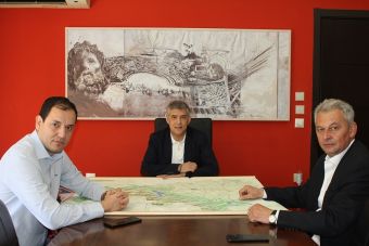 Συνάντηση Αγοραστού - Νούσιου - Σκάρλου: Σε τροχιά υλοποίησης τρία νέα οδικά έργα