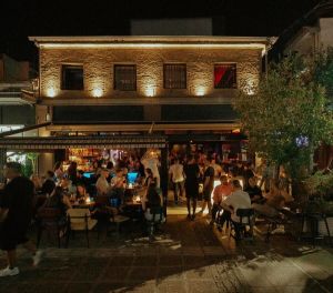 “Cadillac Records Cocktail Bar”! - Η no1 επιλογή διασκέδασης για κάθε εποχή του χρόνου!