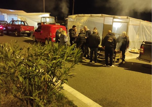 Στο πλευρό των αγροτών το σωματείο εμποροϋπαλλήλων