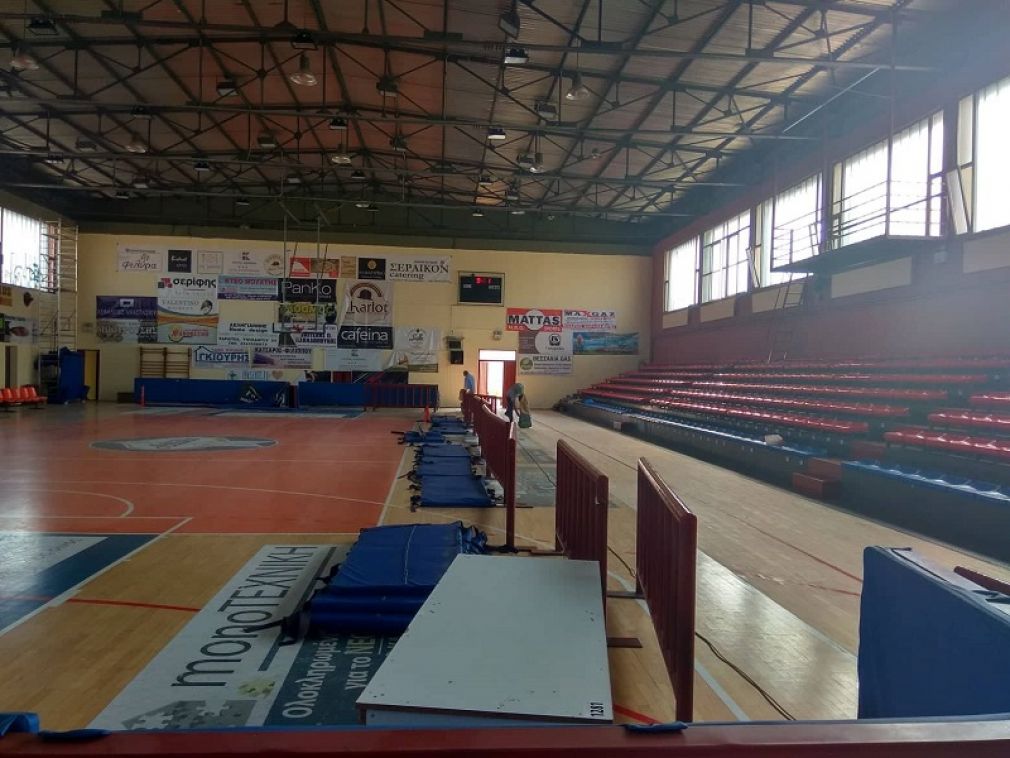 Εργασίες συντήρησης - καθαρισμού στο παρκέ του κλειστού στο Δ.Α.Κ. Καρδίτσας (+Βίντεο)