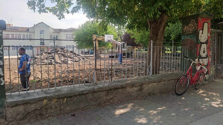 Ξεκίνησε η ανάπλαση του προαυλίου σε 3ο και 13ο Δημοτικό σχολείο Καρδίτσας