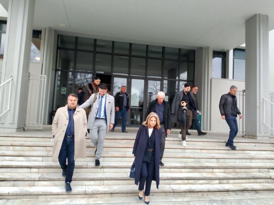 Λάρισα: Συγγενείς θυμάτων Τεμπών και συνήγοροι μιλούν για θεσμική εκτροπή - Δεν τους δίνουν πρόσβαση σε αντίγραφα που κατασχέθηκαν (+Βίντεο)