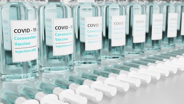 Η Δανία σταμάτησε προσωρινά τη χρήση του εμβολίου της AstraZeneca