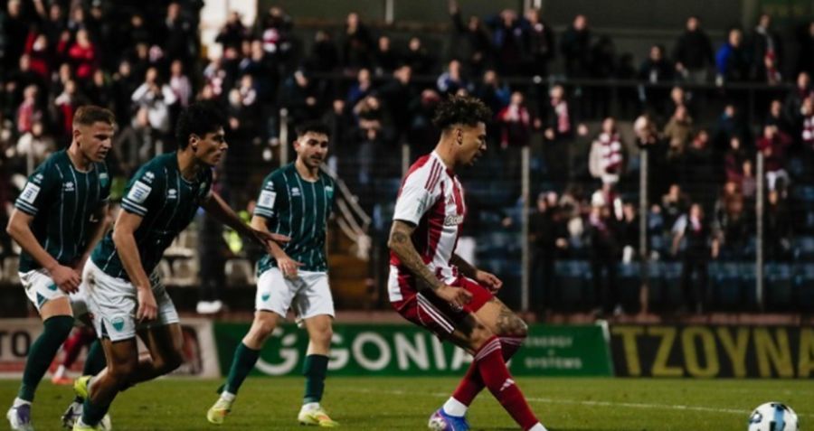 Super League: 0-0 ο Ολυμπιακός απέναντι στον Λεβαδειακό των 10 παιχτών