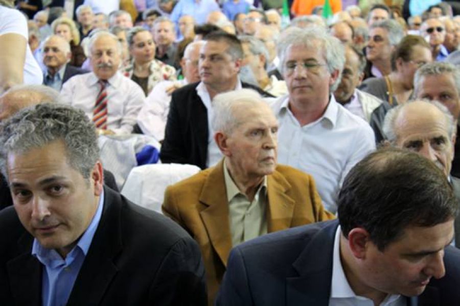 Απεβίωσε ο Γιάννης Φλώρος, πρώην υπουργός και νομάρχης Λάρισας