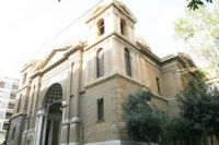 Έκρηξη αυτοσχέδιου μηχανισμού έξω από τον Ιερό Ναό του Αγίου Διονυσίου στο Κολωνάκι με δύο τραυματίες (+Βίντεο)
