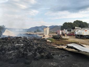 Κάηκε κτηνοτροφική μονάδα με ζώα στα Δελέρια Λάρισας (+Φωτο)