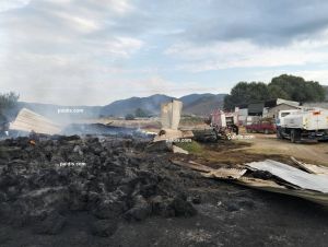 Κάηκε κτηνοτροφική μονάδα με ζώα στα Δελέρια Λάρισας (+Φωτο)
