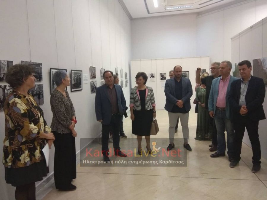 Φωτογραφική έκθεση για το Άουσβιτς εγκαινιάστηκε στη Δημοτική Πινακοθήκη Καρδίτσας (+Φώτο +Βίντεο)
