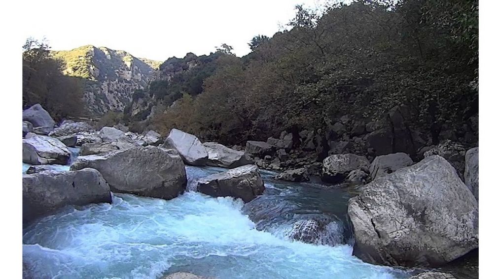 33χρονος βρέθηκε νεκρός στα νερά του Αράχθου