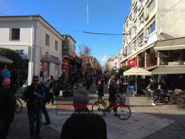Αύξησε την κίνηση αλλά όχι εντυπωσιακά η Black Friday στην Καρδίτσα (+Φώτο)