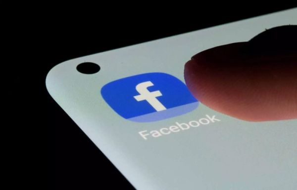 «Έπεσαν» Facebook και Instagram: Μαζικές αναφορές για προβλήματα παγκοσμίως