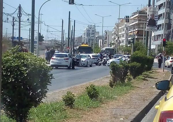 Μοσχάτο Αττικής: Θανατηφόρα παράσυρση άνδρα από περιπολικό της αστυνομίας