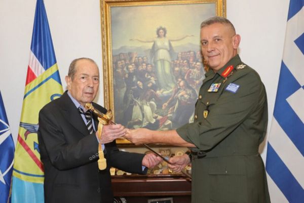 Έφυγε από τη ζωή ο εφοπλιστής Ιάκωβος Τσούνης που δώρισε όλη του την περιουσία στις Ένοπλες δυνάμεις